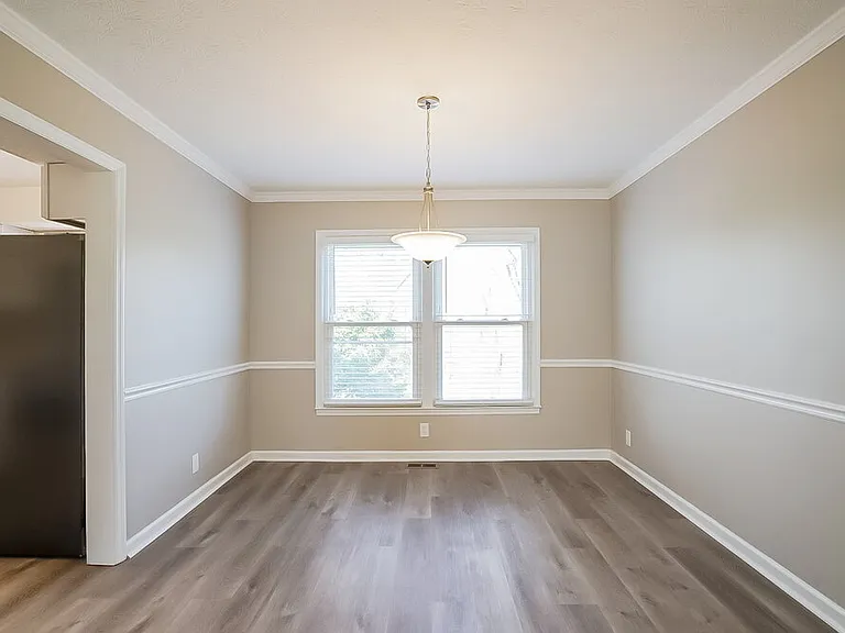 5428 Village Way — Photo 8