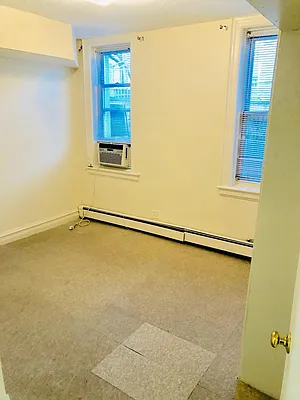 Rented by Halvatzis Realty | media 2