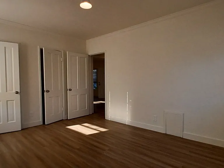 Charleston Apartments — Photo 16