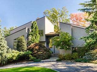 12 Chapel Hill Rd, Short Hills, NJ 07078