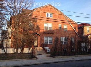 196 Beach 140th St, Belle Harbor, NY 11694