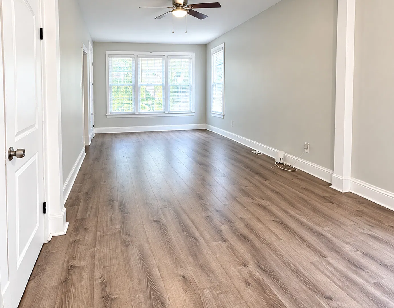 5 bed, 1200 sqft, $2,200 — Photo 2