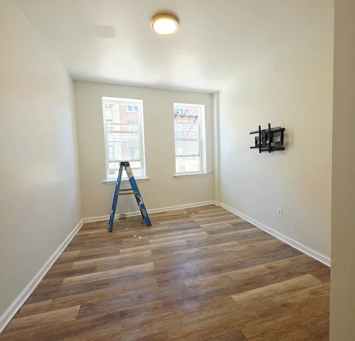 2 bed, 800 sqft, $1,995 — Photo 2