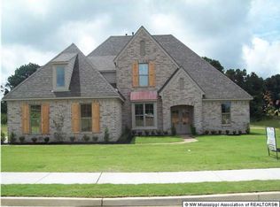 7183 Hawks Crossing Dr, Olive Branch, MS 38654