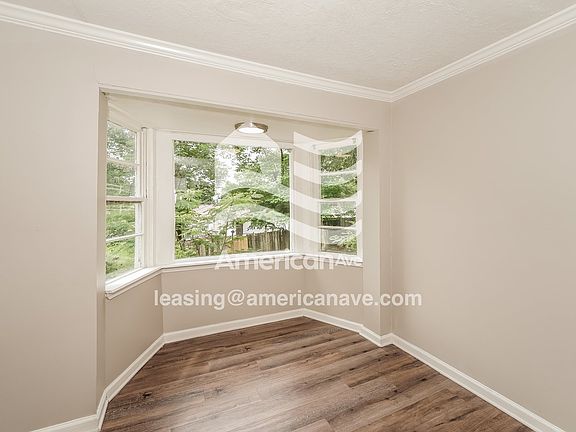 1077696_004_dining_room_5.jpg