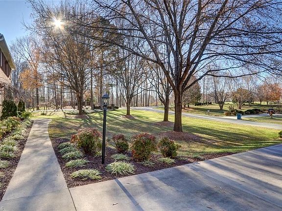 2nd image of 1903 Bay Meadows Ct