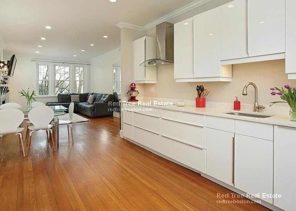 1st image of 61 Babcock St APT 1A