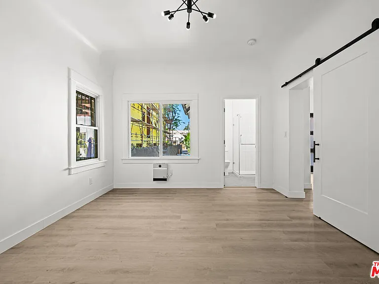 1246 N Formosa Ave — Photo 11