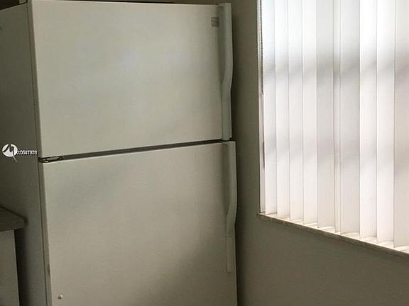 3rd image of 9440 Fontainebleau Blvd APT 505