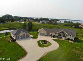 6205 Prairie Hills Ave NW, Watertown, SD 57201