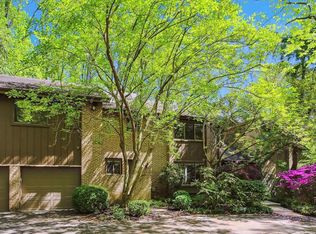 11836 Beekman Pl, Potomac, MD 20854