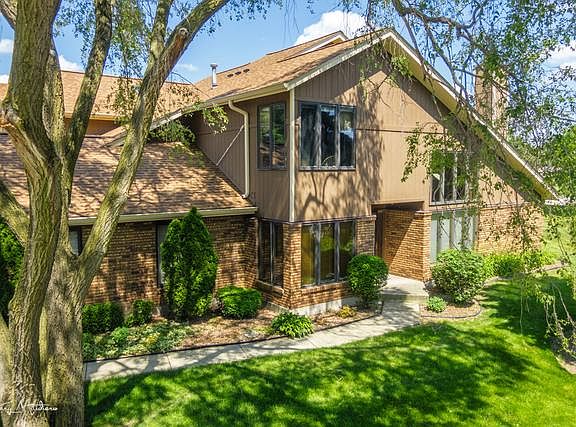 2nd image of 3121 Driftwood Ct