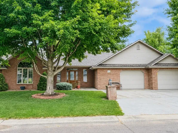 810 Hillcrest Dr, Seneca, KS 66538