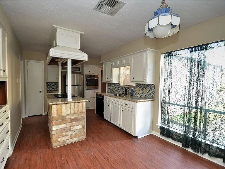 234 Wickhamford Way — Photo 4