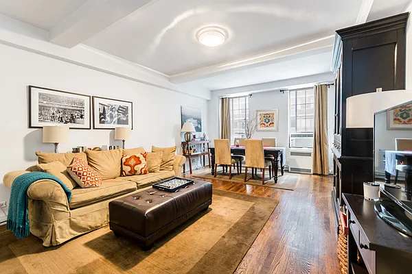 Rented by Bond New York | media 23