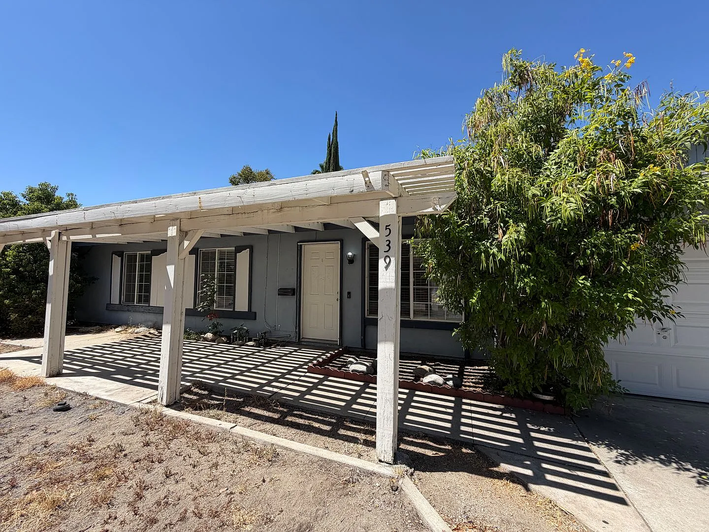 539 Hidalgo Ave. 4 Bed, 2 bath Home in Redlands! — Photo 2