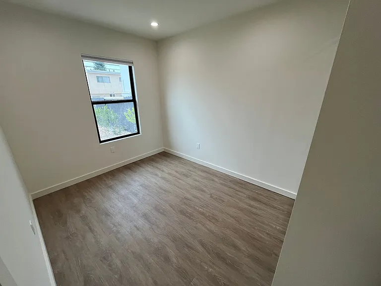 Newly Remodeled 2 Bed 1 Bath Unit in PB — Photo 15