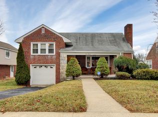 911 Carsonia Ave, Reading, PA 19606