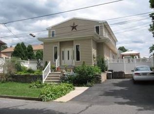 9339 Hegerman St, Philadelphia, PA 19114