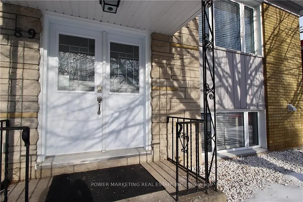 Building Photo - 89 Carillon St #A