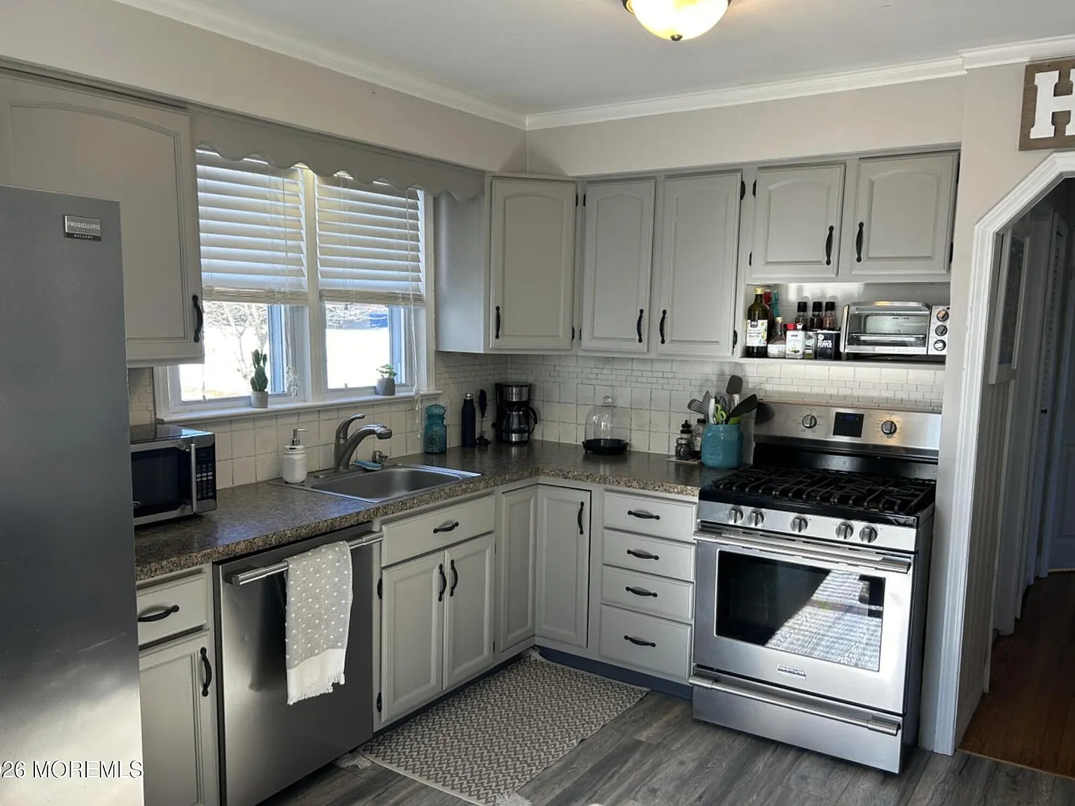 4 bed, 2.0 bath, 1580 sqft, $3,450 — Photo 3