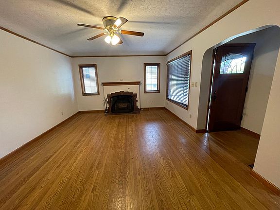 Spacious living room!