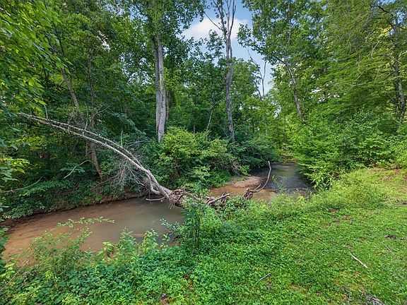 2nd image of 3669 N Riveroaks Dr