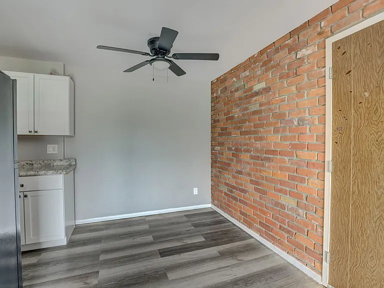 1590 Glen Parker Ave #8 — Photo 5