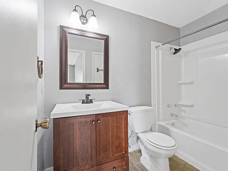 303 Carly Dr — Photo 14