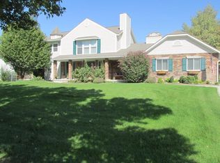 1226 Meadow Ridge Ln, South Jordan, UT 84095