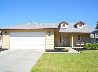 409 Cherry Ln, Clovis, CA 93612