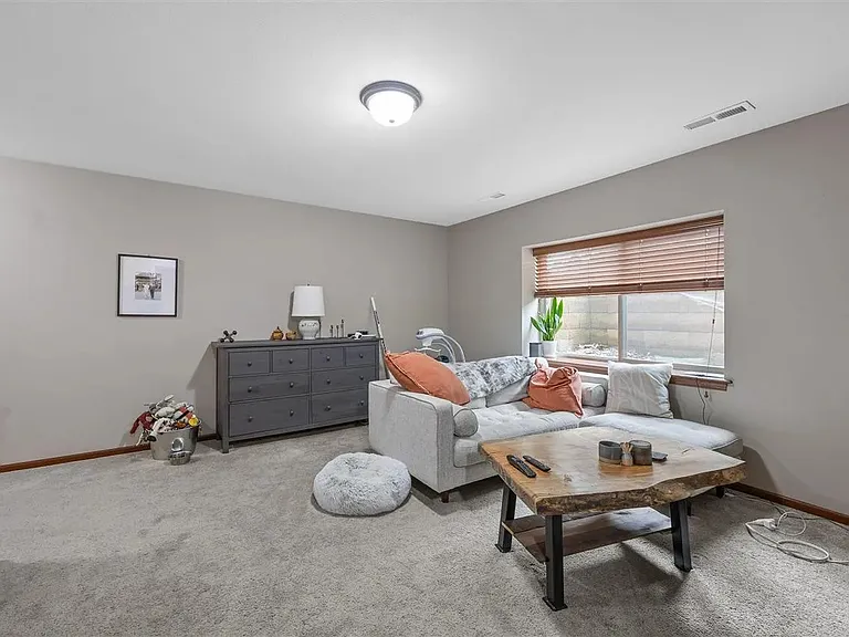 700 Mission Point Rd — Photo 26