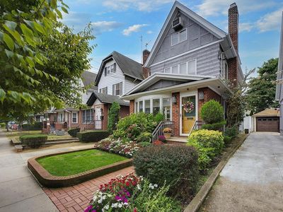 1232 E 28th St, Brooklyn, NY, 11210