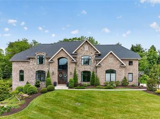 1809 Winchester Dr, Pittsburgh, PA 15241
