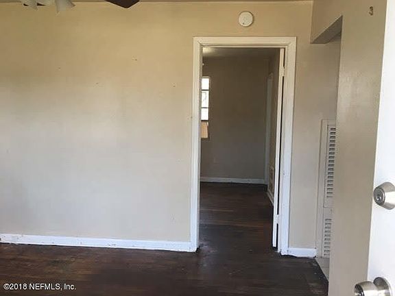 5th image of 2502 Market St