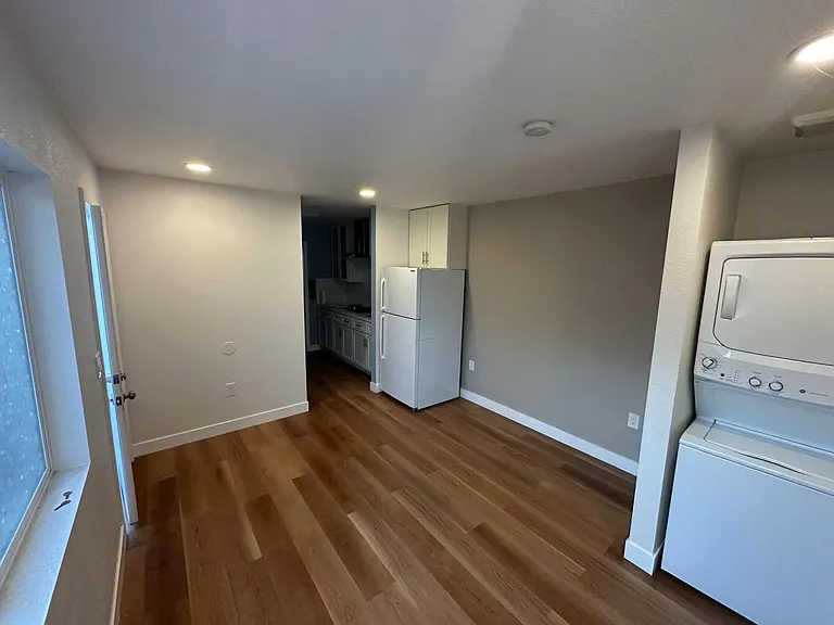 1918 Threadneedle Way #3 — Photo 7