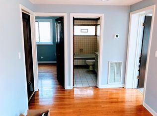 4817 W Montrose Ave #2R, Chicago, IL 60641