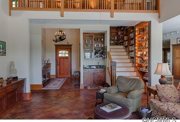 4th image of 295 Arbor Woods Dr