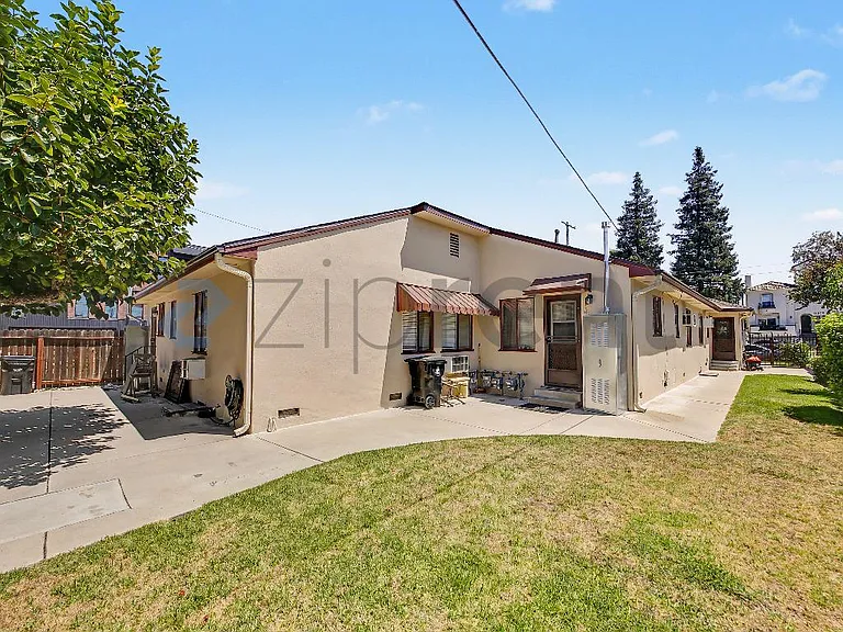 14801 Burbank Blvd — Photo 5