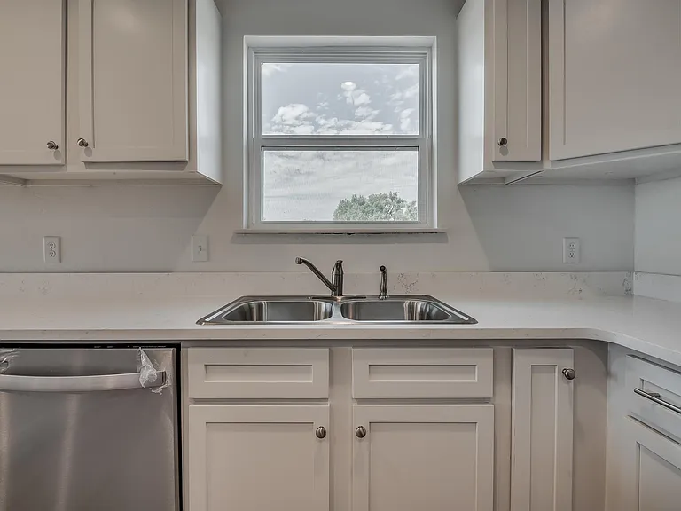 816 W Nevada Ave — Photo 16