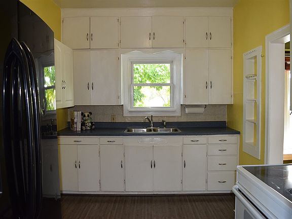 4th image of 1910 W Knox Ave