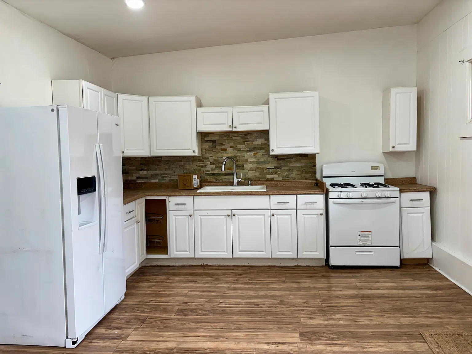 3 bed, $2,850 — Photo 4