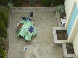 195 N 6th St #4A, Brooklyn, NY 11211