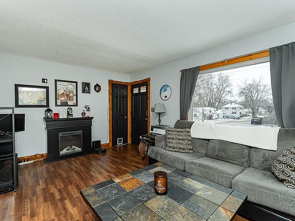 2nd image of 200 20th St SE