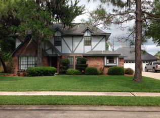 104 Water Oak St, Lake Jackson, TX 77566
