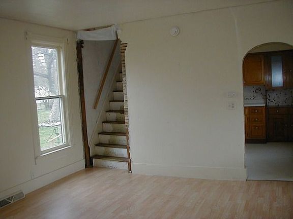 3rd image of 612 Tally St