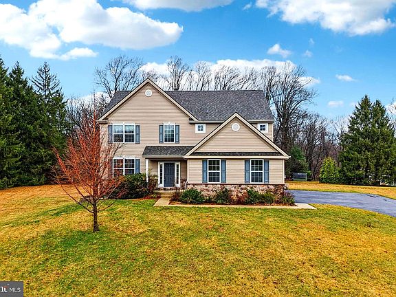 2nd image of 577 W Boot Rd