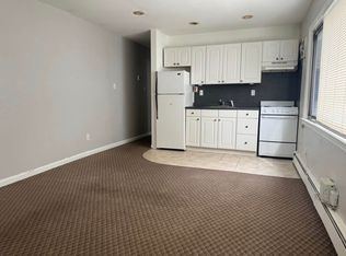 202 N Idaho Ave APT A, Massapequa, NY 11758