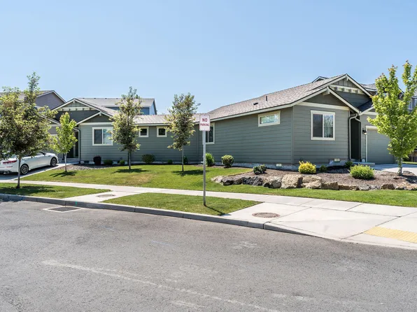 2973 NE Hope Dr, Bend, OR 97701