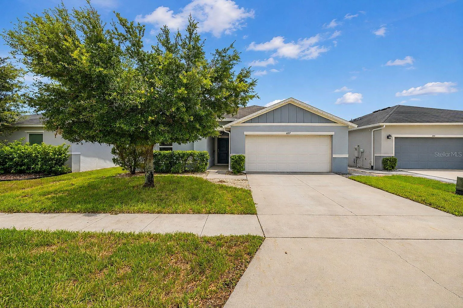 4 bed, 2.0 bath, 1741 sqft, $2,300 — Photo 1